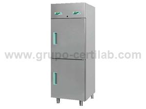 REFRIGERADOR + CONGELADOR VERTICAL 300 + 300 LITROS